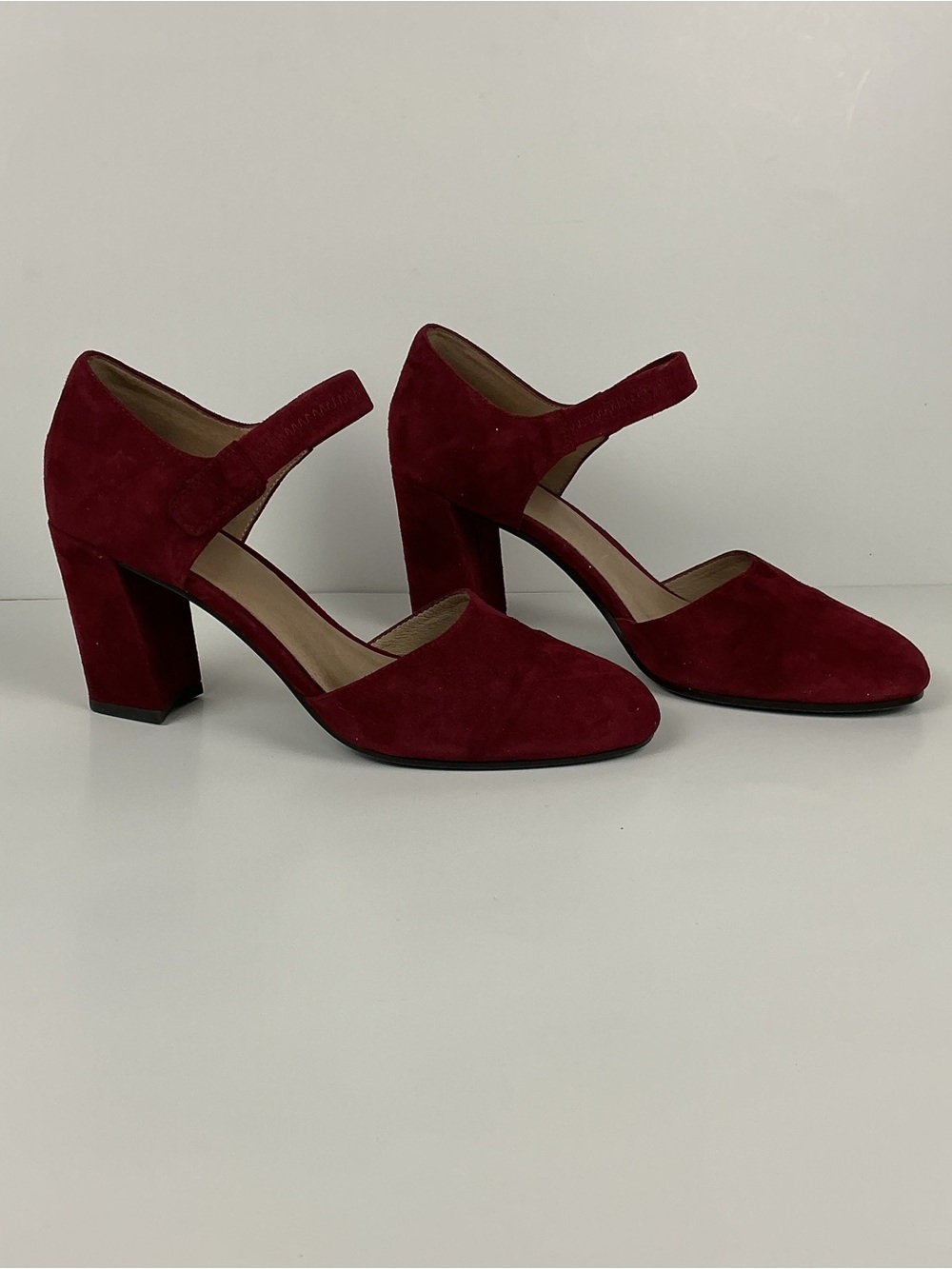 Mary Jane Block Heel Pumps in Burgundy Suede 3 inch heel Size 8
